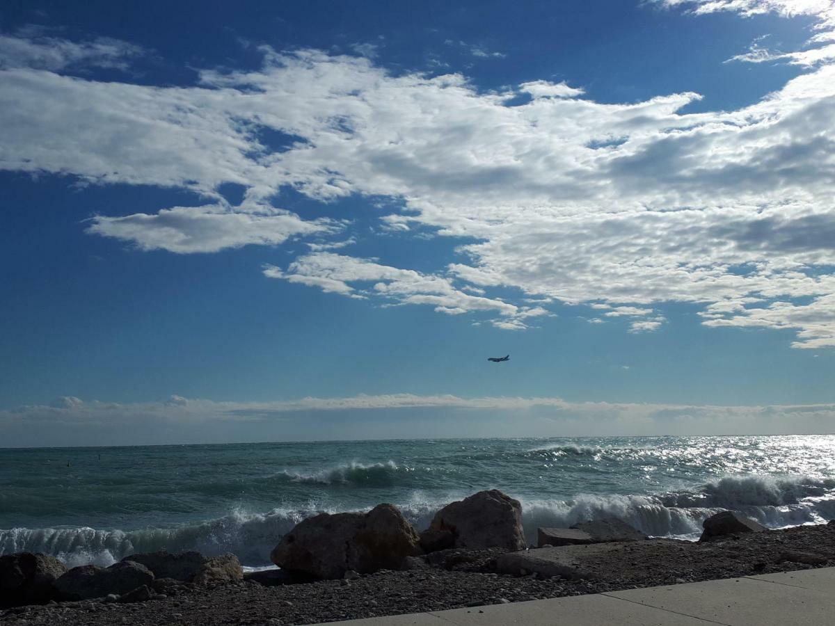 Apartmán F2 Immeuble Les Pieds Dans L'Eau Villeneuve-Loubet Exteriér fotografie